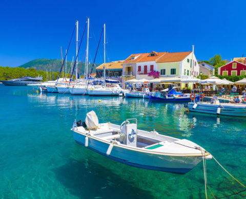 Mit dem Bootsführerschein können Sie Ihre Bootsfahrt im Urlaub genießen